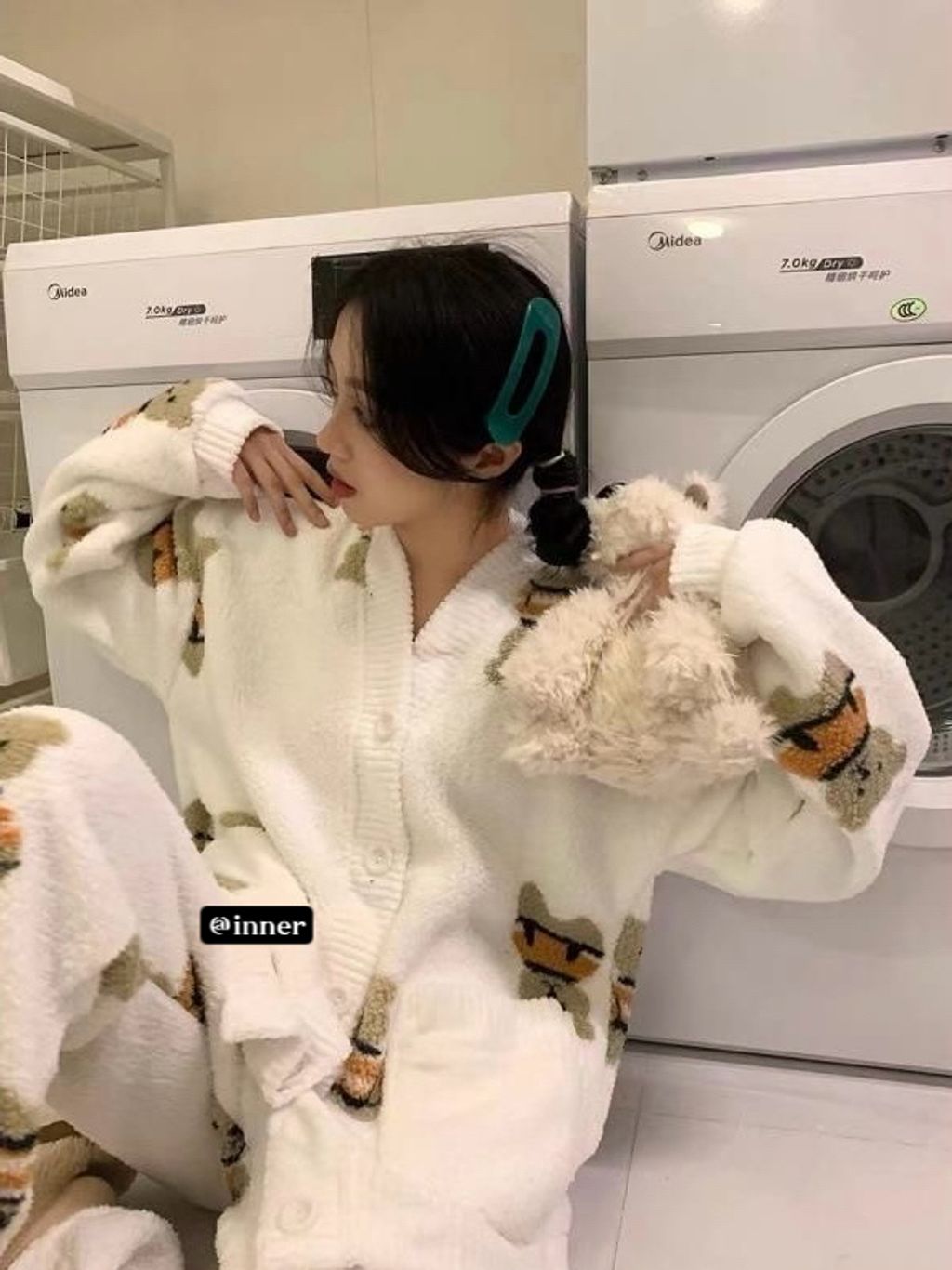 70fc43b1bf67d4099a36c6aac3e49611