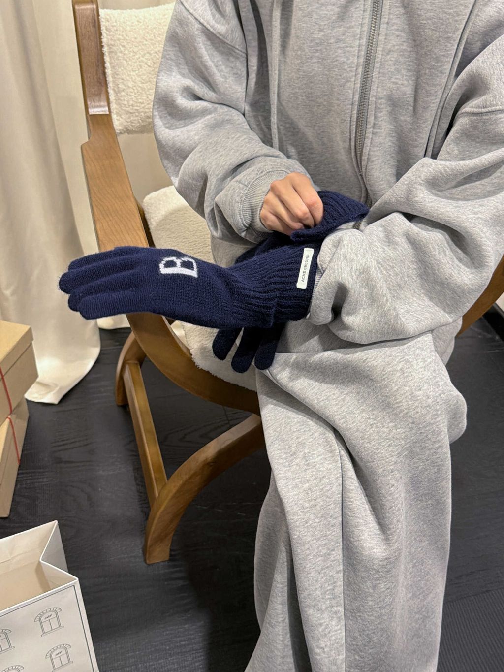 8d209c6d058034e8cc43a11a3f46b883