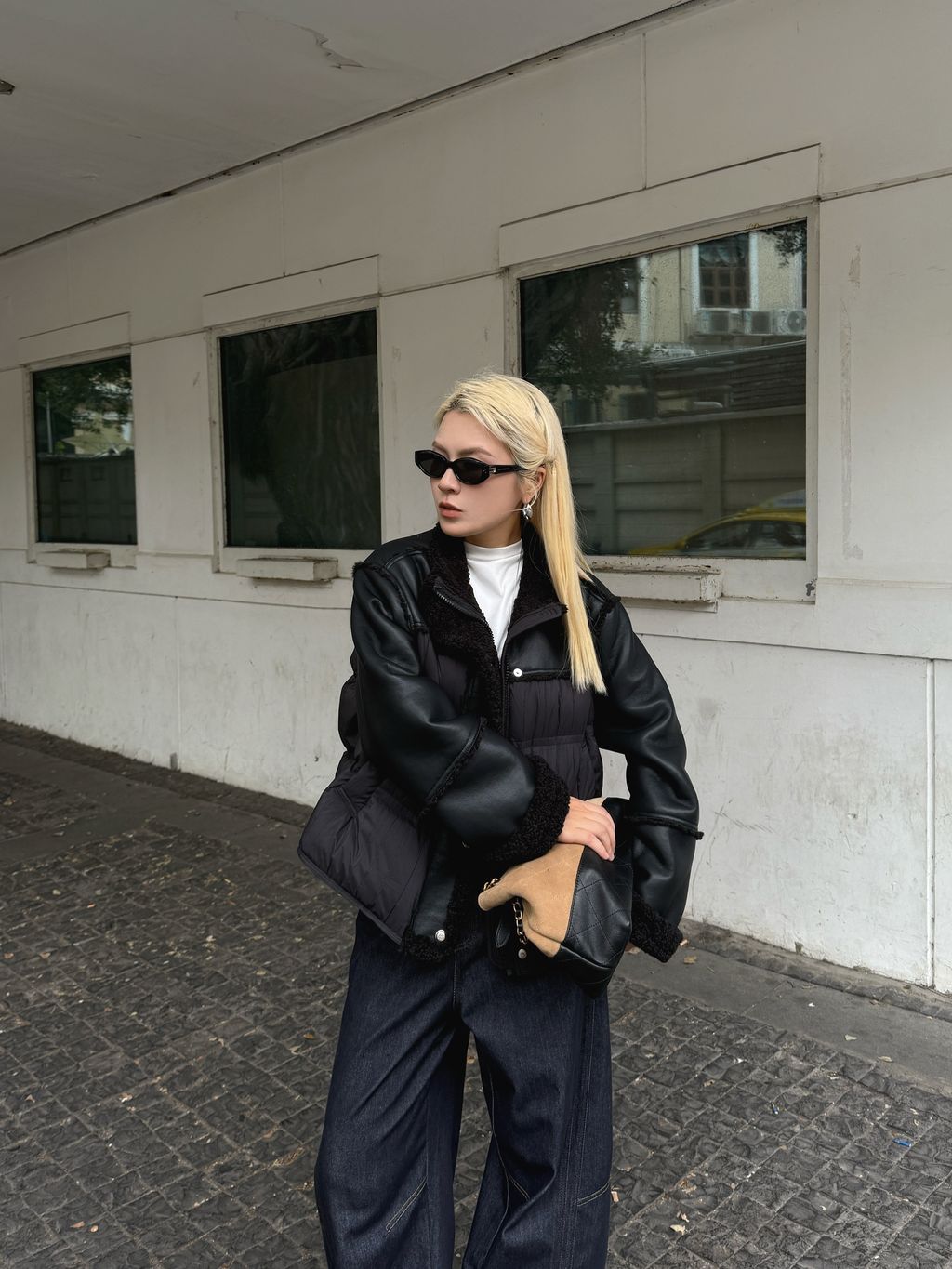 03e9911e8f5145f6b7b6d211d9fa12df