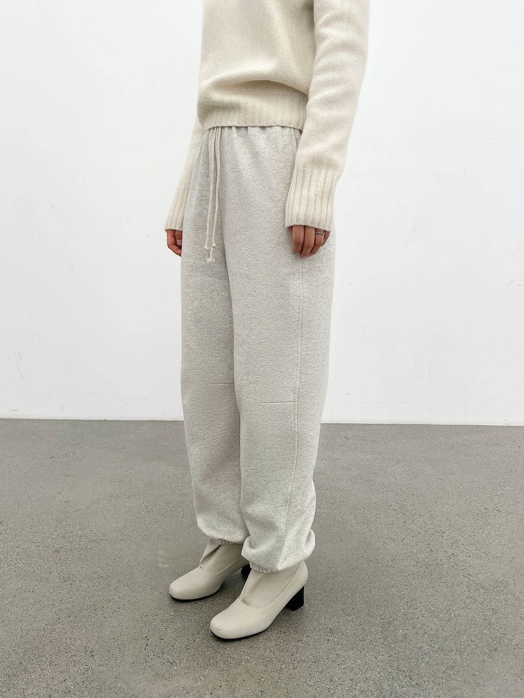 82c95daf619e9a68a7a54dc2372c6933