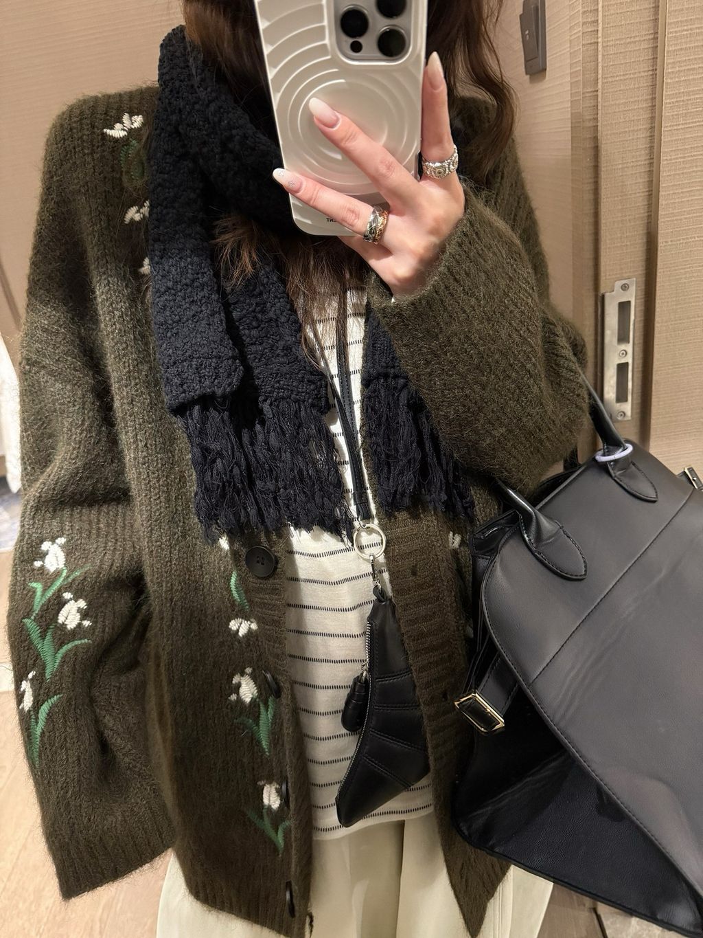 6128b0fc717298c739463376d9bd6277