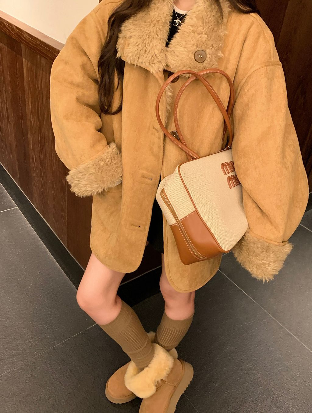 6842b4a6284131b93efbb41af43b2b56