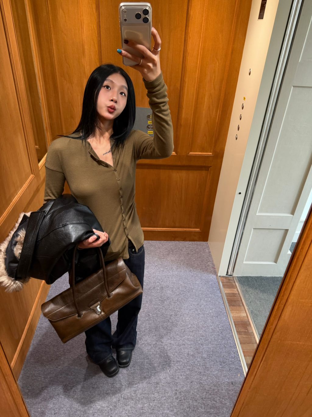 60b1af70a666c6035b3a8fd2cdf7b76b