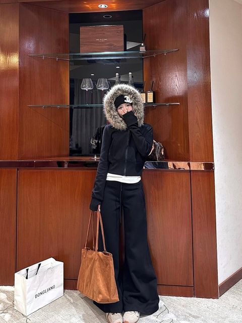 4298cd0e7ceb62453e5206d3ee244f8a