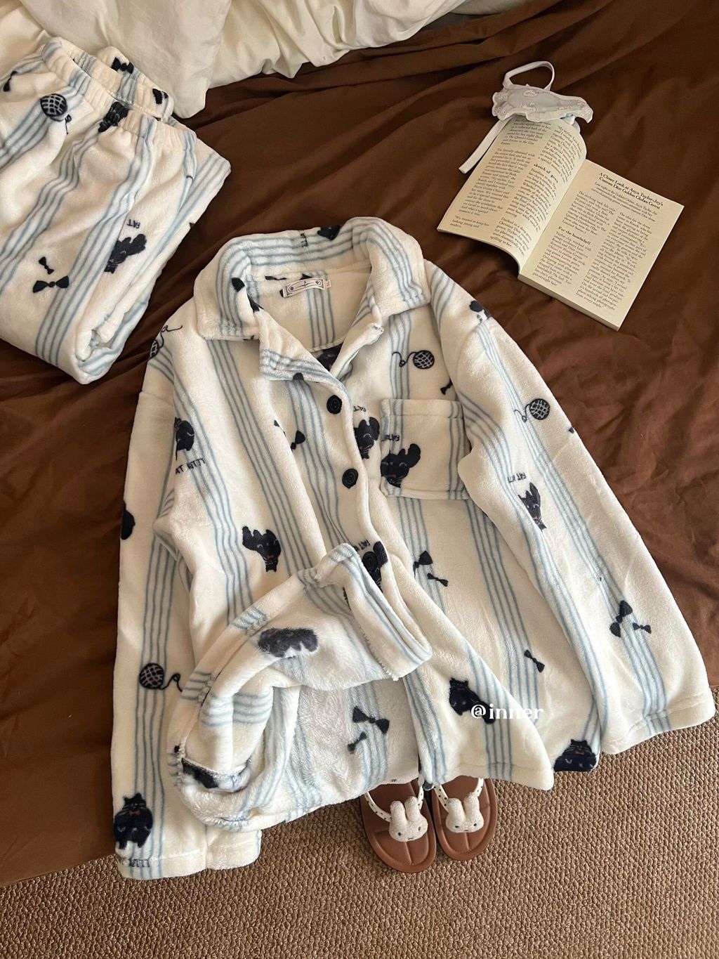 81779d9d21bff0d7919b9d7366b92fbb