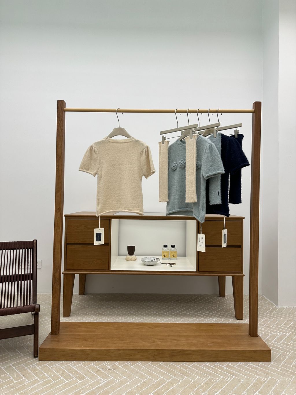 8b780e014f94538506fa7d17f70e3f83