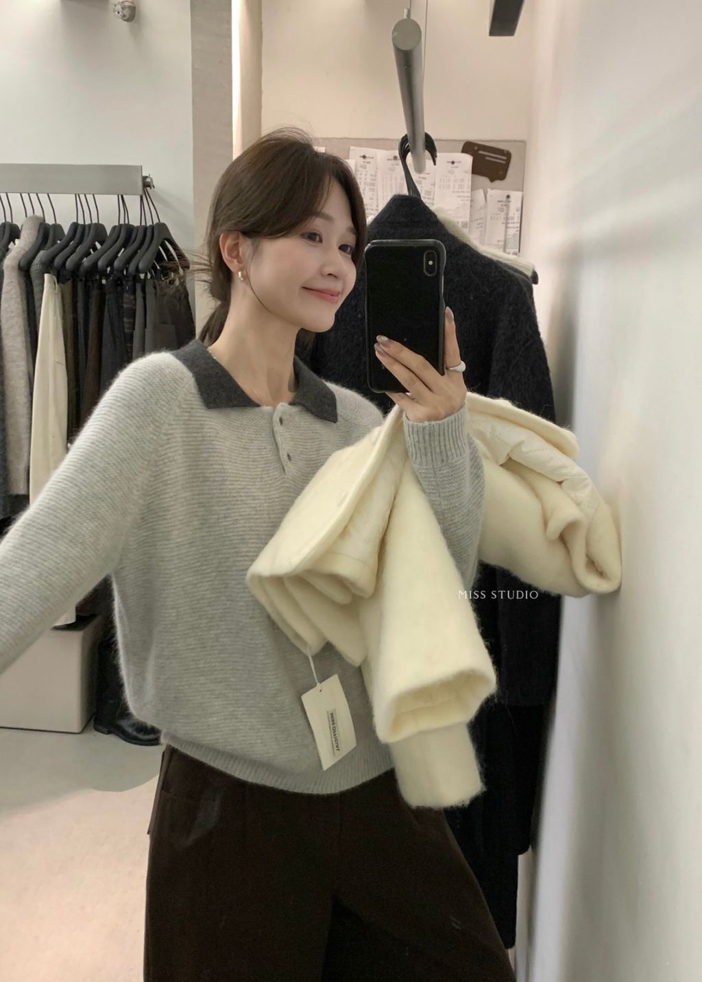 2394d75cae77422f3d7d6ae365184557