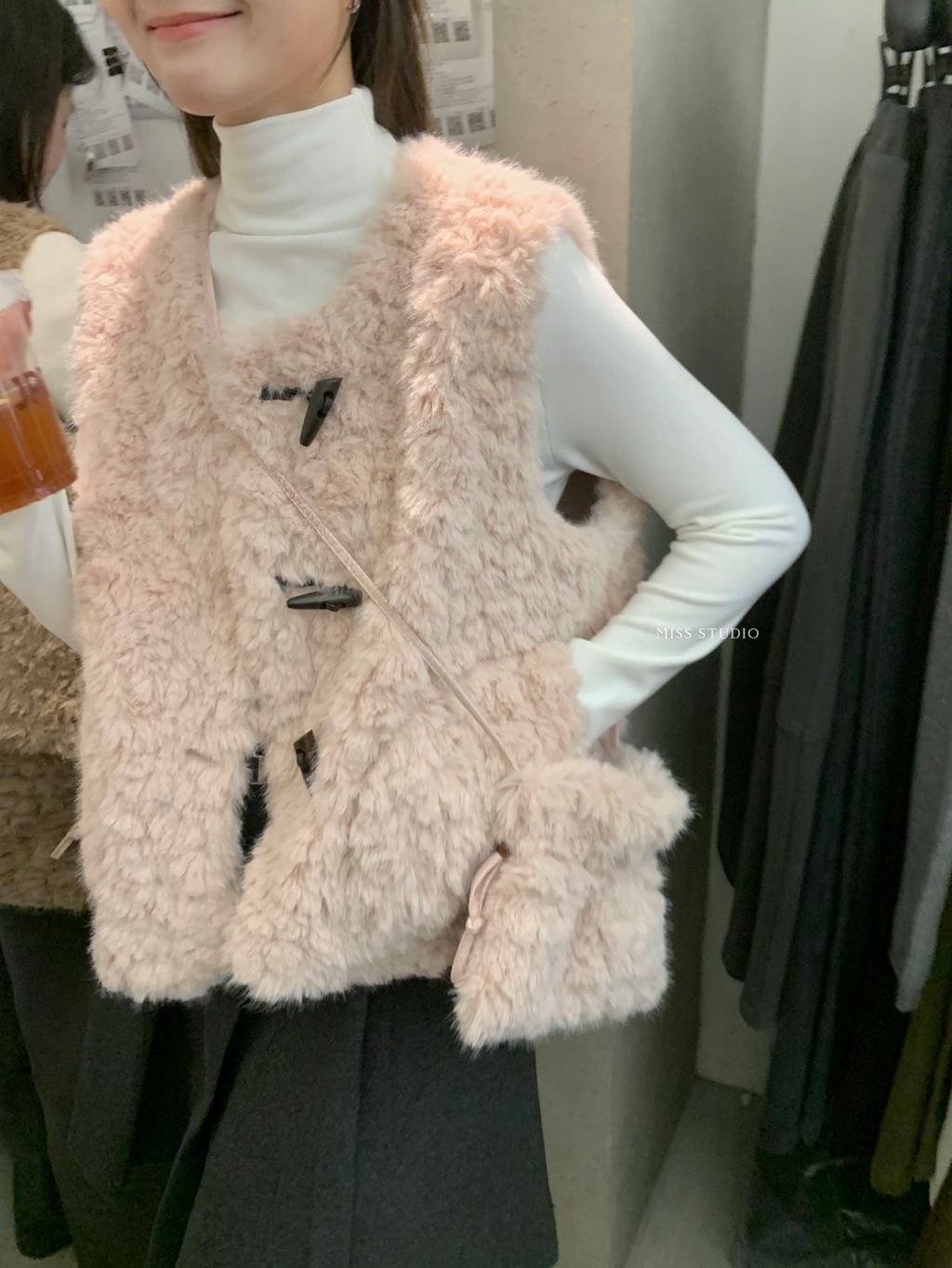 d2a77e6a2d01a96949079ae0c8e9e53f