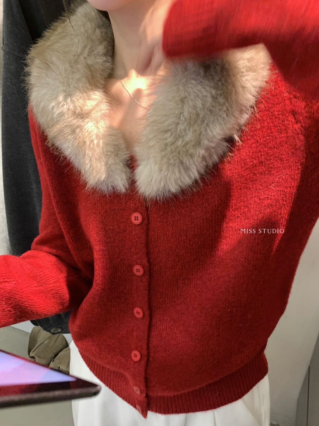 9336fa5640454656a541f7e6cb66d099