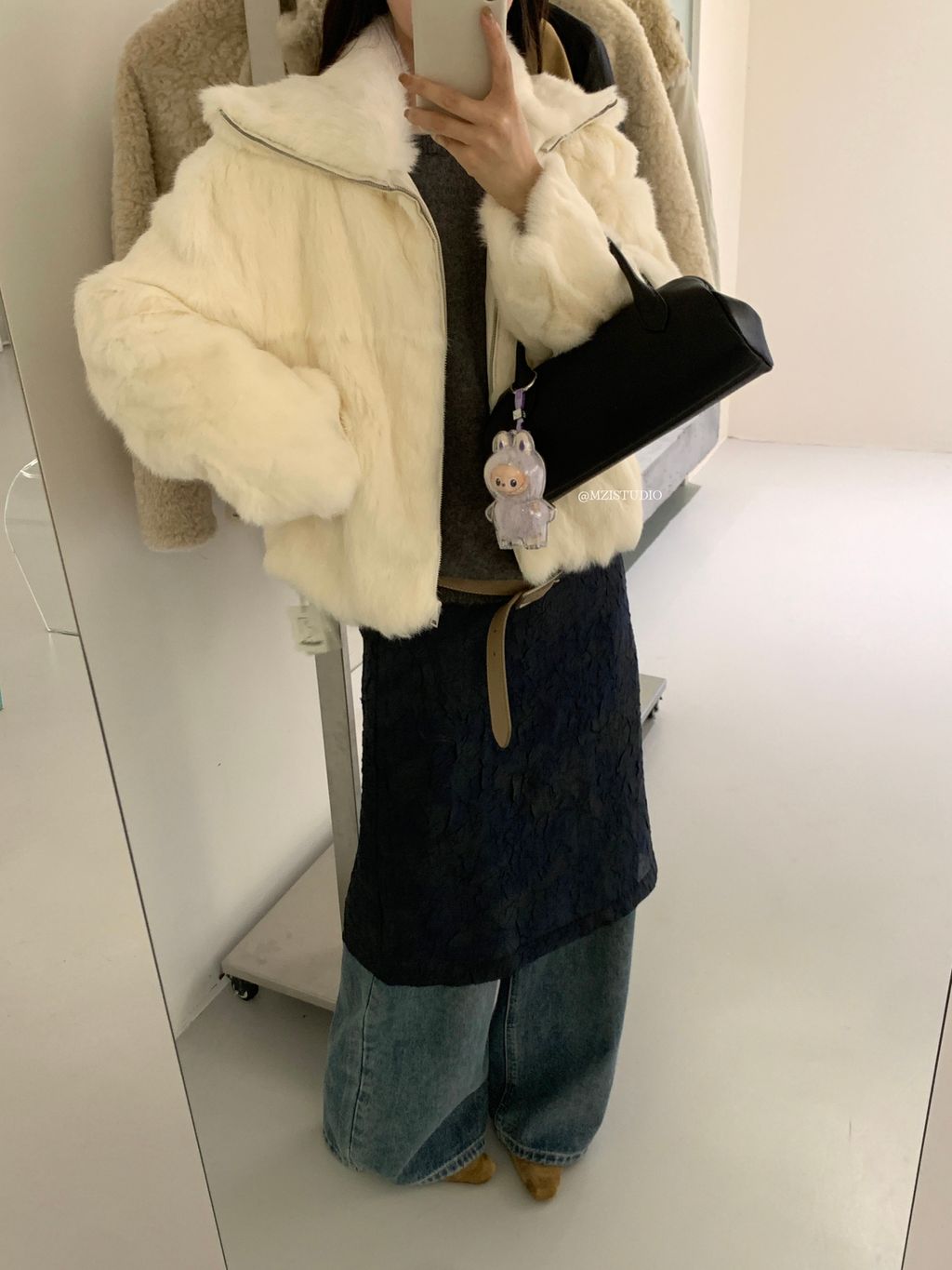 86034becbc3e1f23e56e4aca1f9e8199