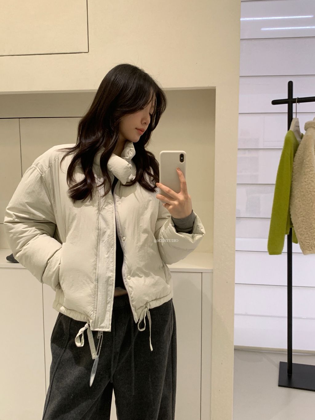 886938401de27c8f450957131b897ed3