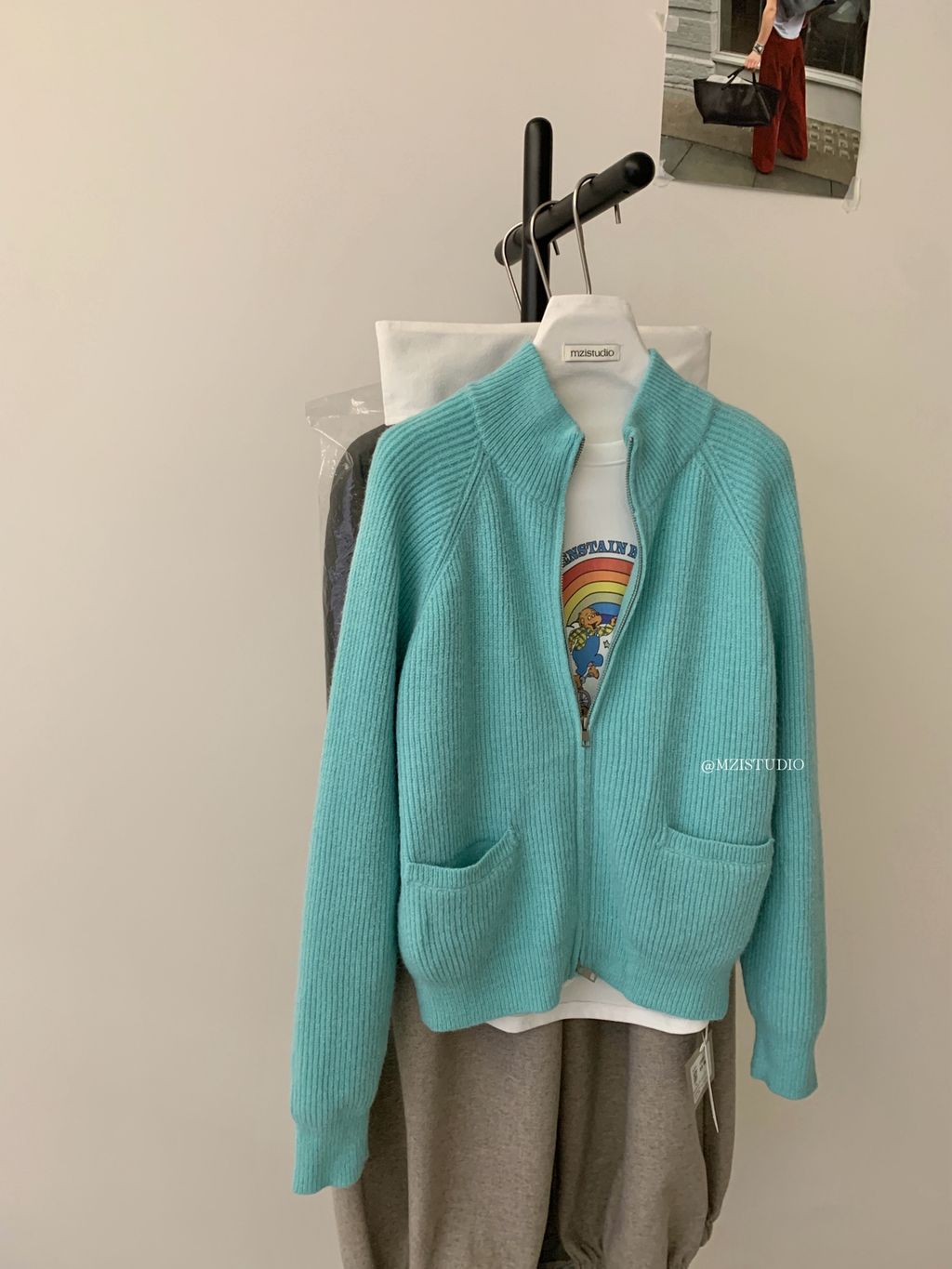 2c3986d4ac39a1787733f31abe7043e3