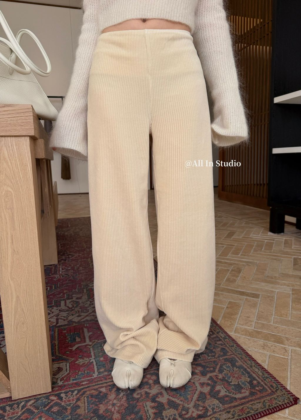 1b1b3e13b09703b24357572b2c917706