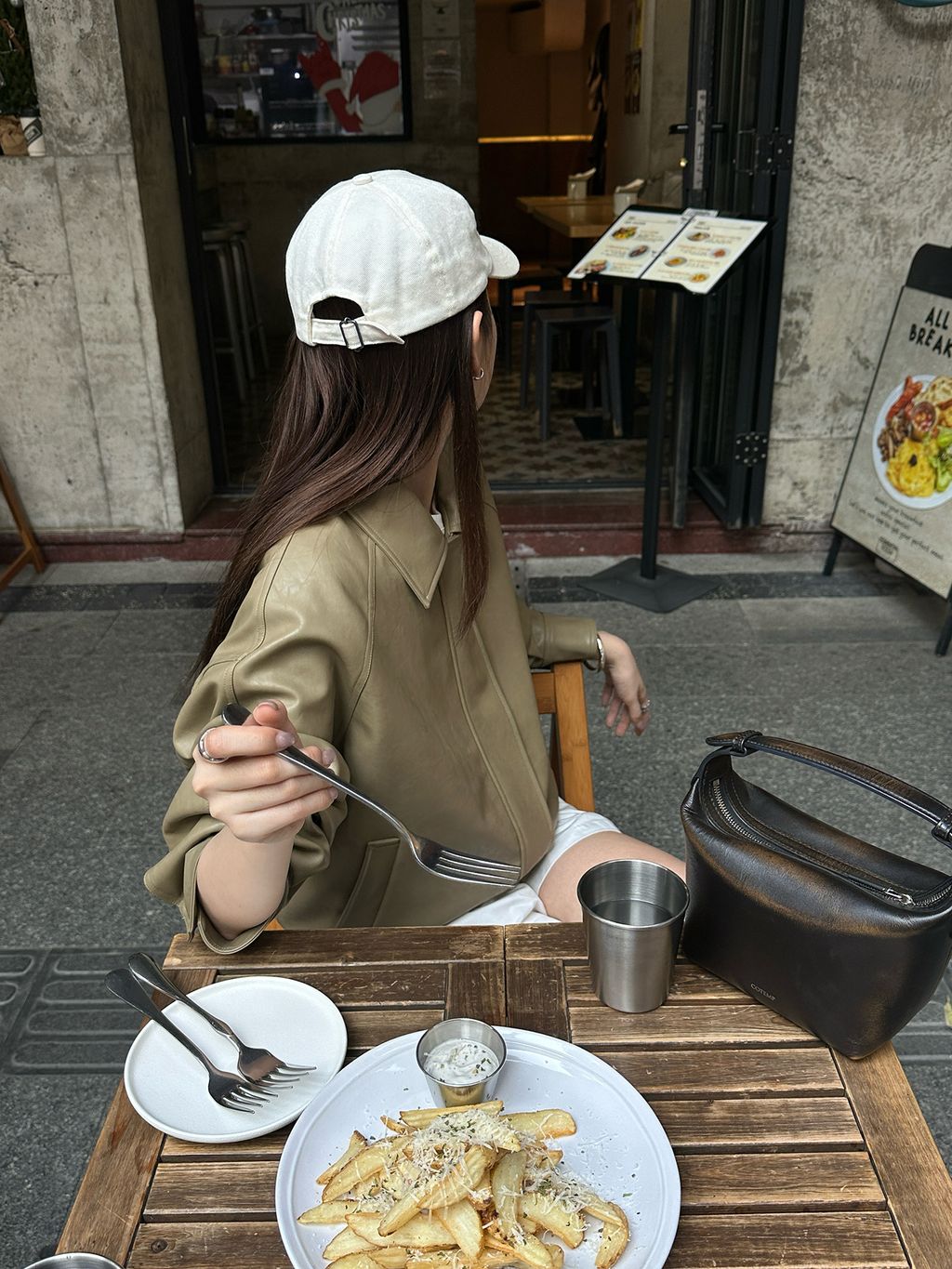 6a8734cfa90da5c19a141fecbf5d5f5c