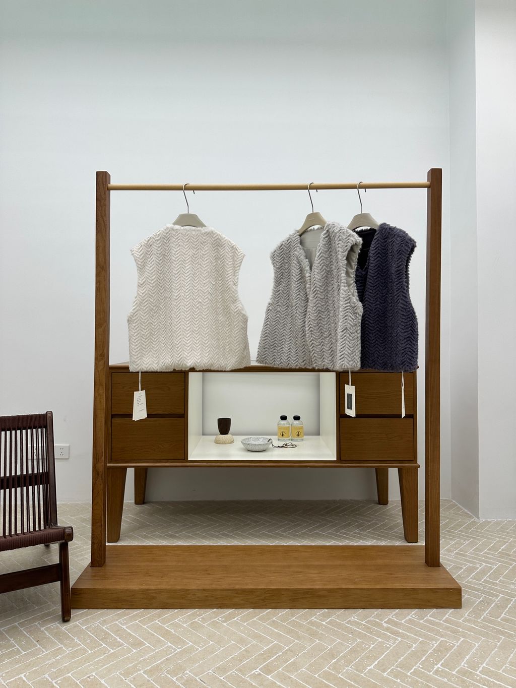 7b7c3399f2b880a92da2193604749483