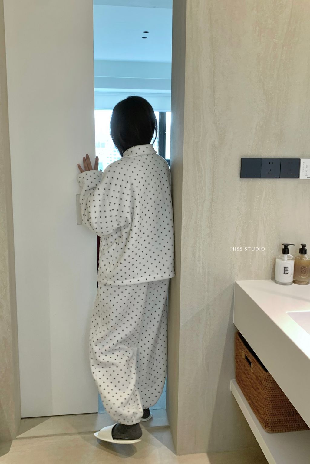 da2bd59ad7d6b5c2d29cbad8e8d5e19e