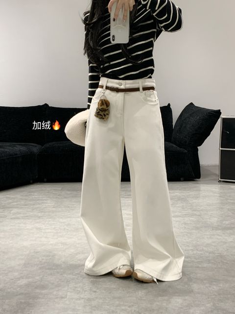 abc98e381eb5c49d7a7e34fb75666325