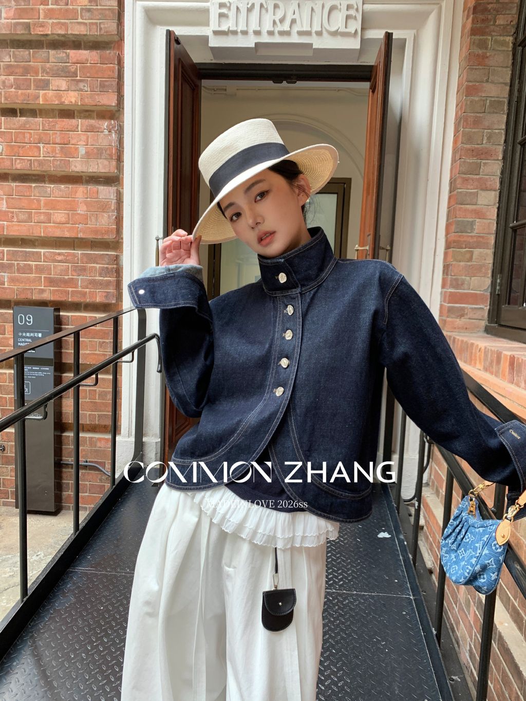 e885e6ef5e64db38d86712e6e525db29