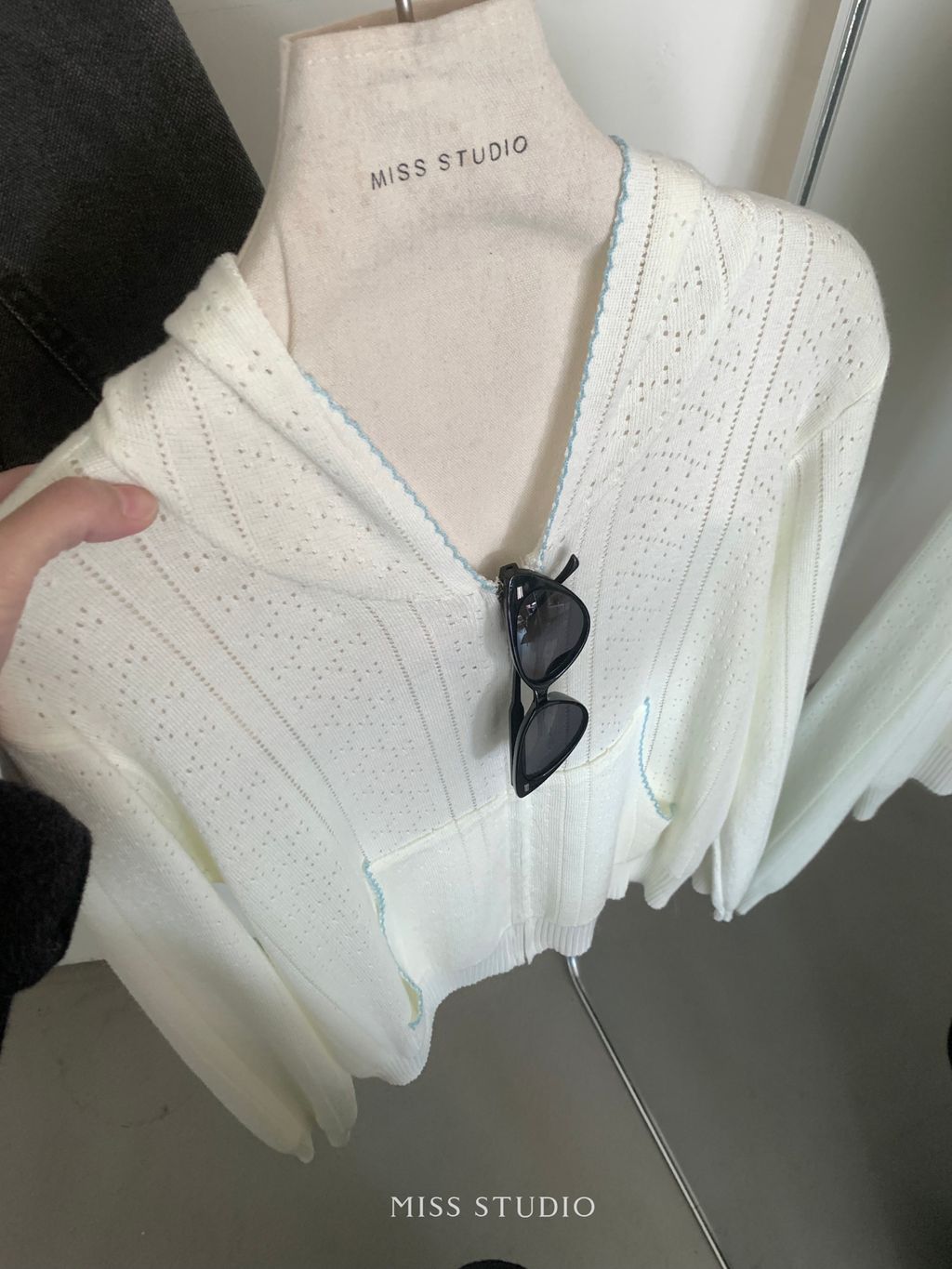 9884bff930268bd44221626e3b1e22e4