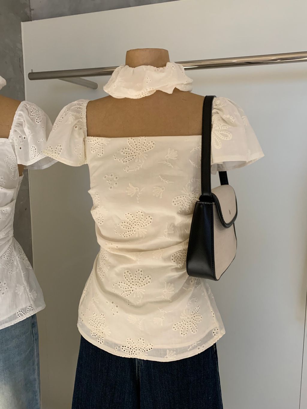 61e07e421de3a7778ed9abcdd5cec937