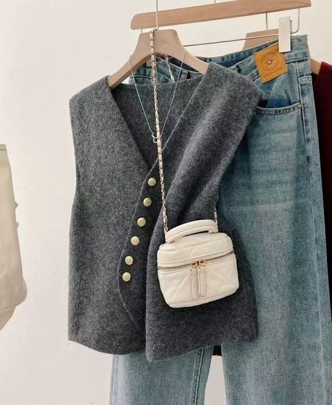 18e551b20ce52fd6fcee3ea8cbbde14b