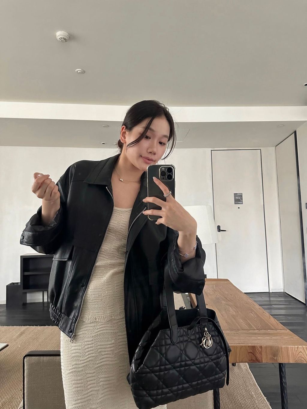 37b25eadda070285b2f793369f616051