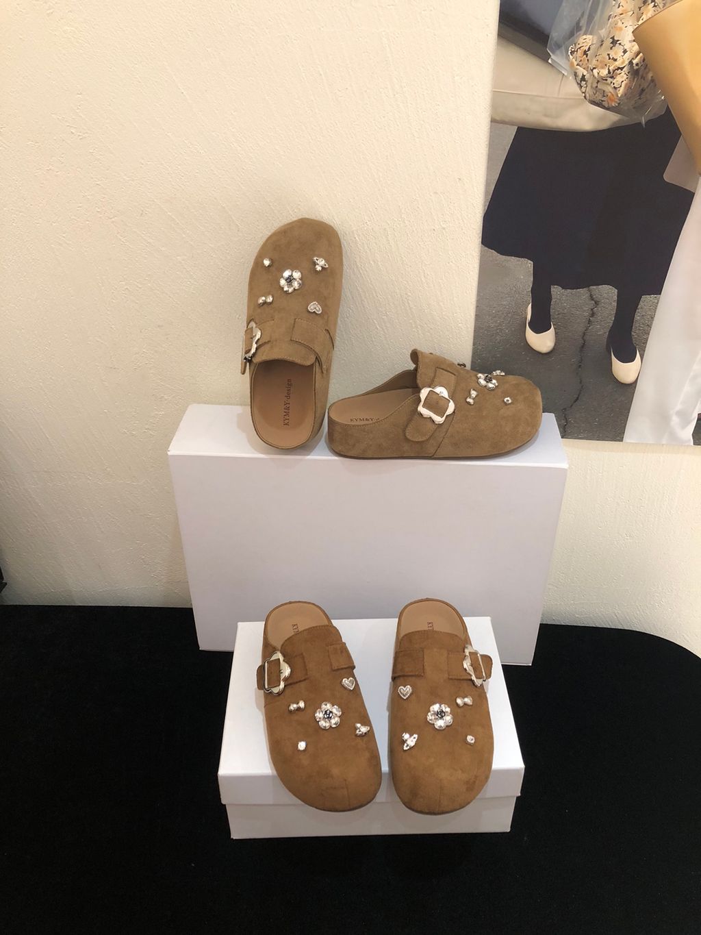 5b7558174cdc1ed5d9f47997915d916a