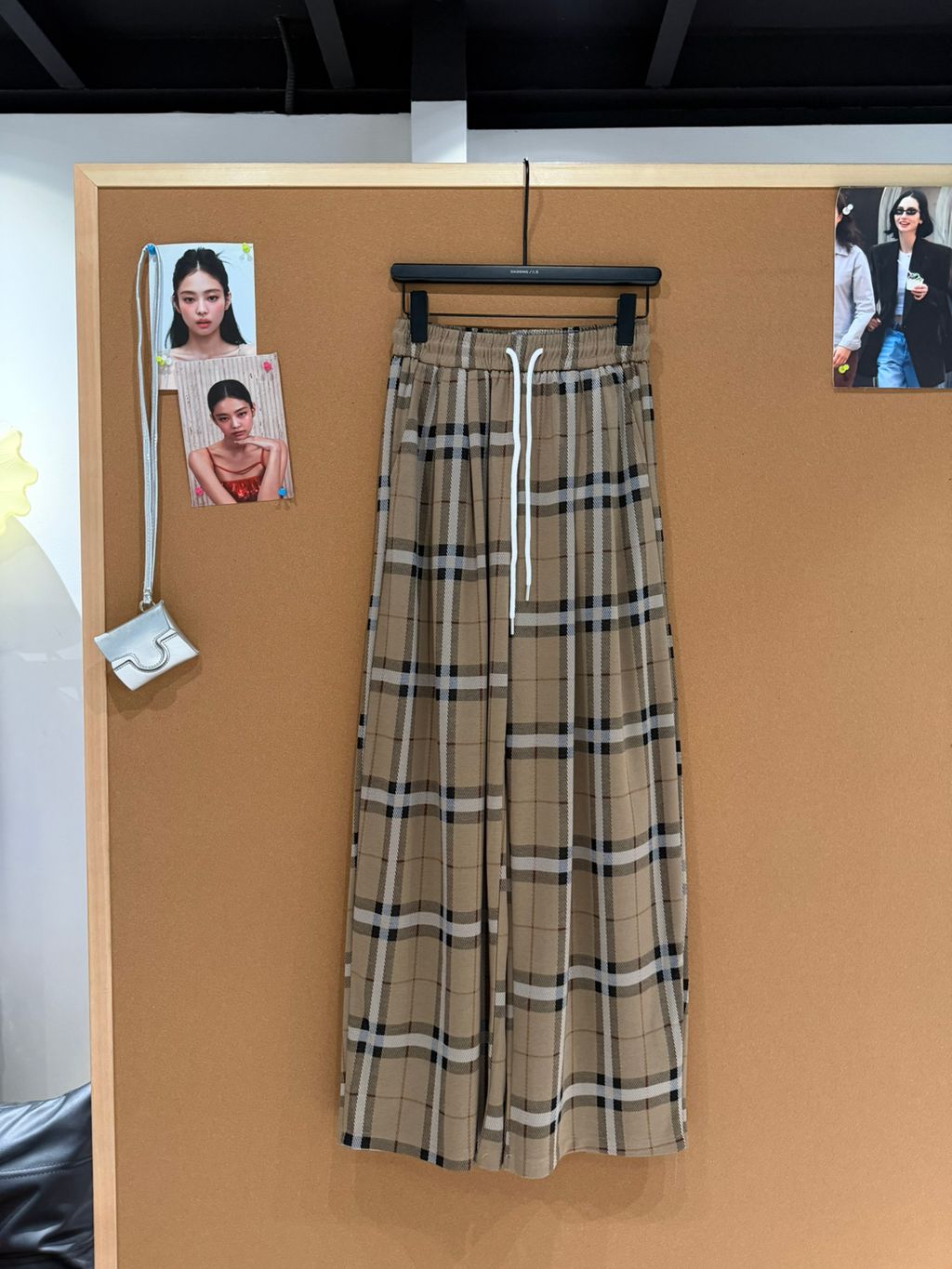 91ba8d3bfe24702668f39b1d2a4af781