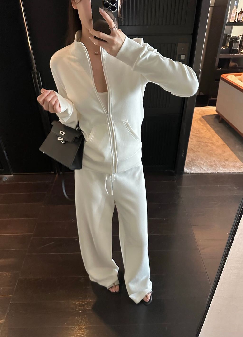 bff0f31d4706f0da6300e6ad1b69c6f0