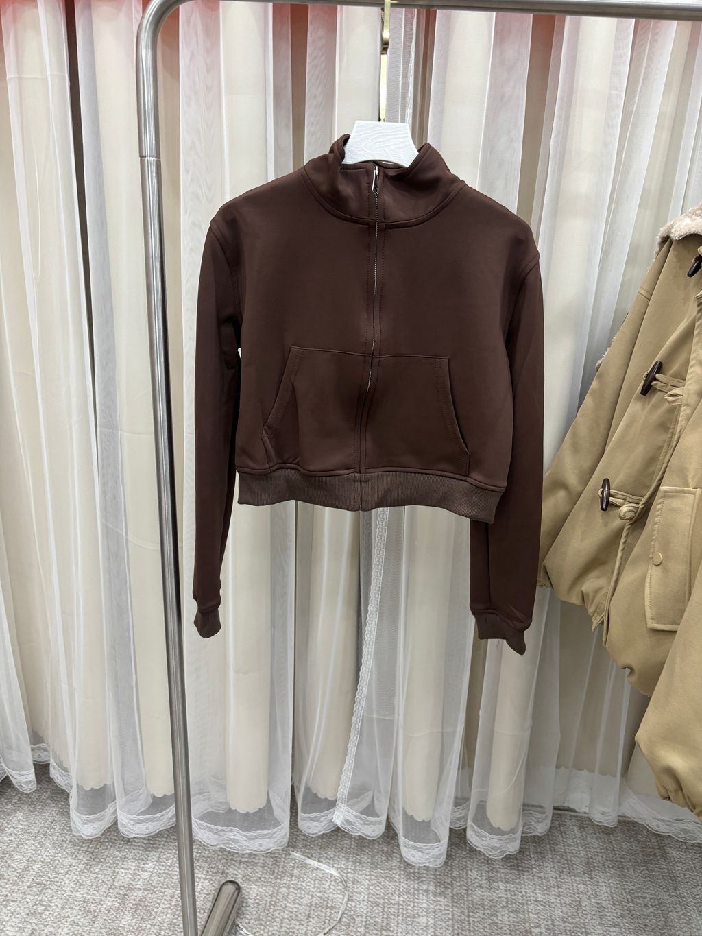 60be39cb173065465e7d8abadbebb061