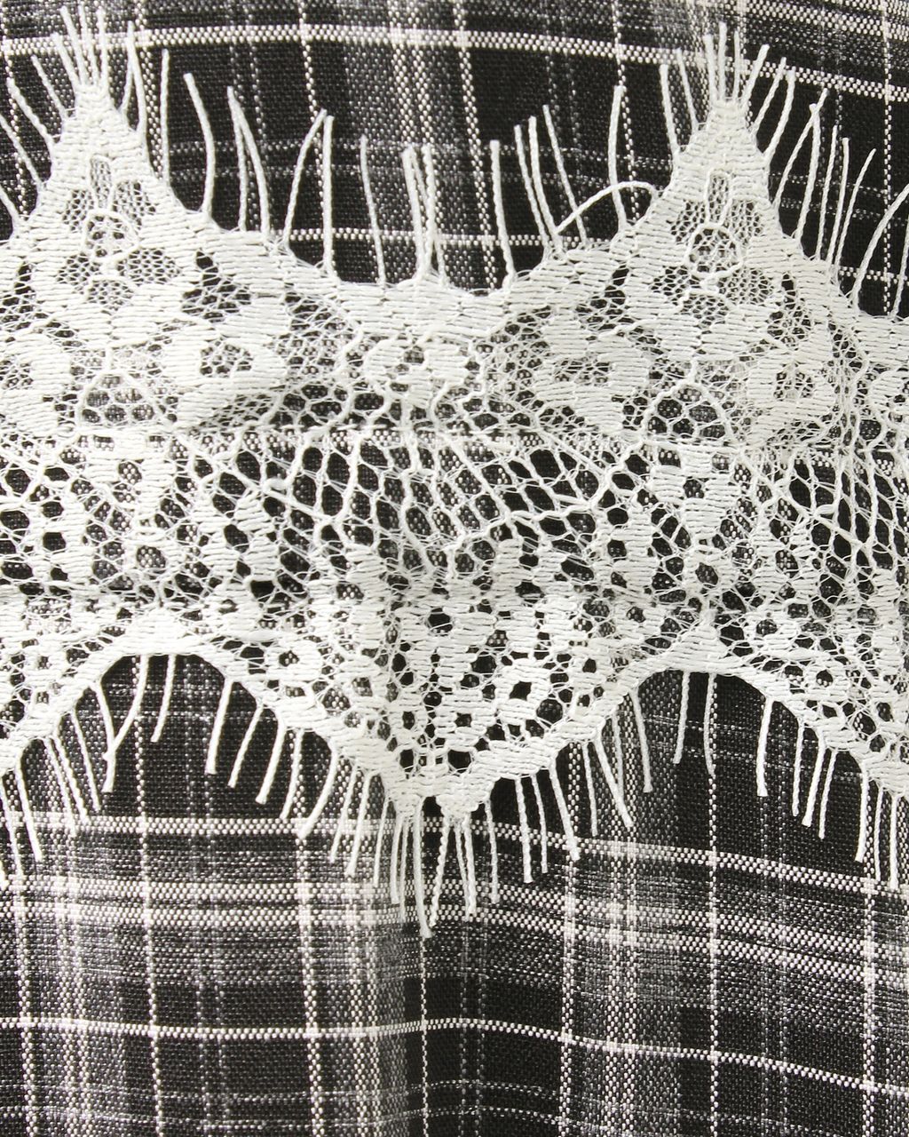 03_083