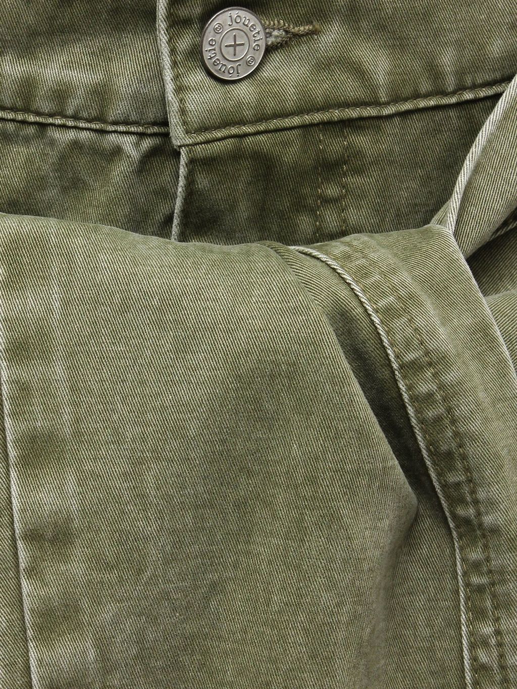 M082642500100_p_83