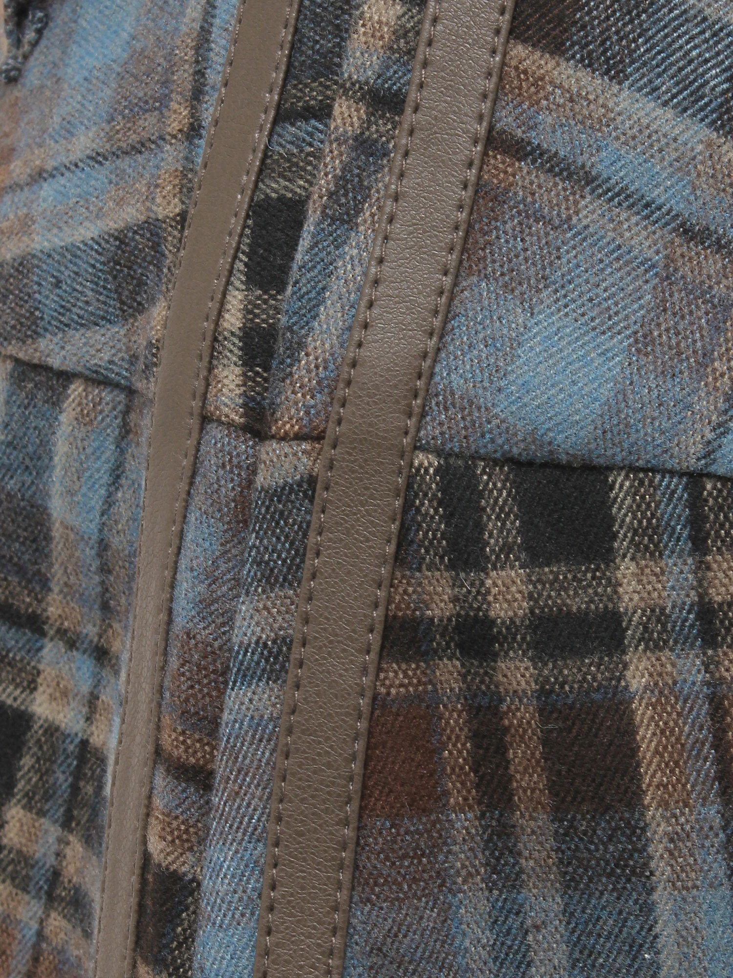 03_084