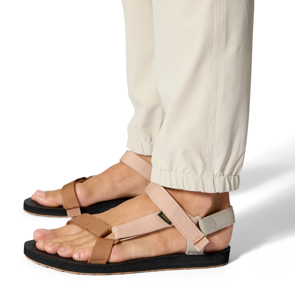 Womens_Harpur_Pants_Pebble_QFW_31_PBE_Model_8084
