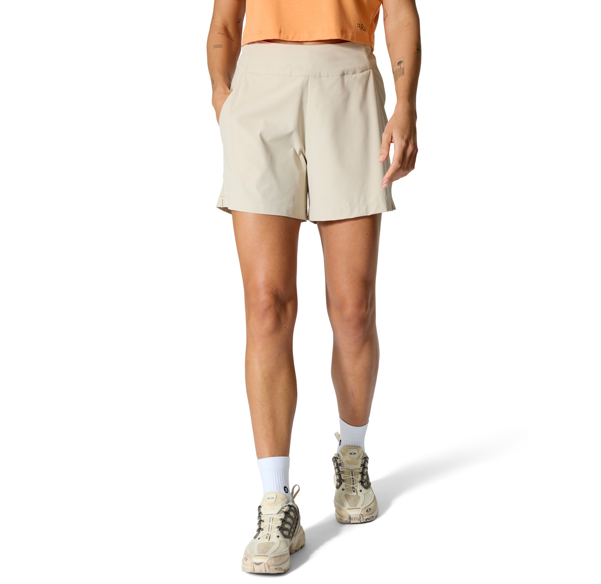Womens_Harpur_Shorts_Pebble_QFW_33_PBE_Model_7574