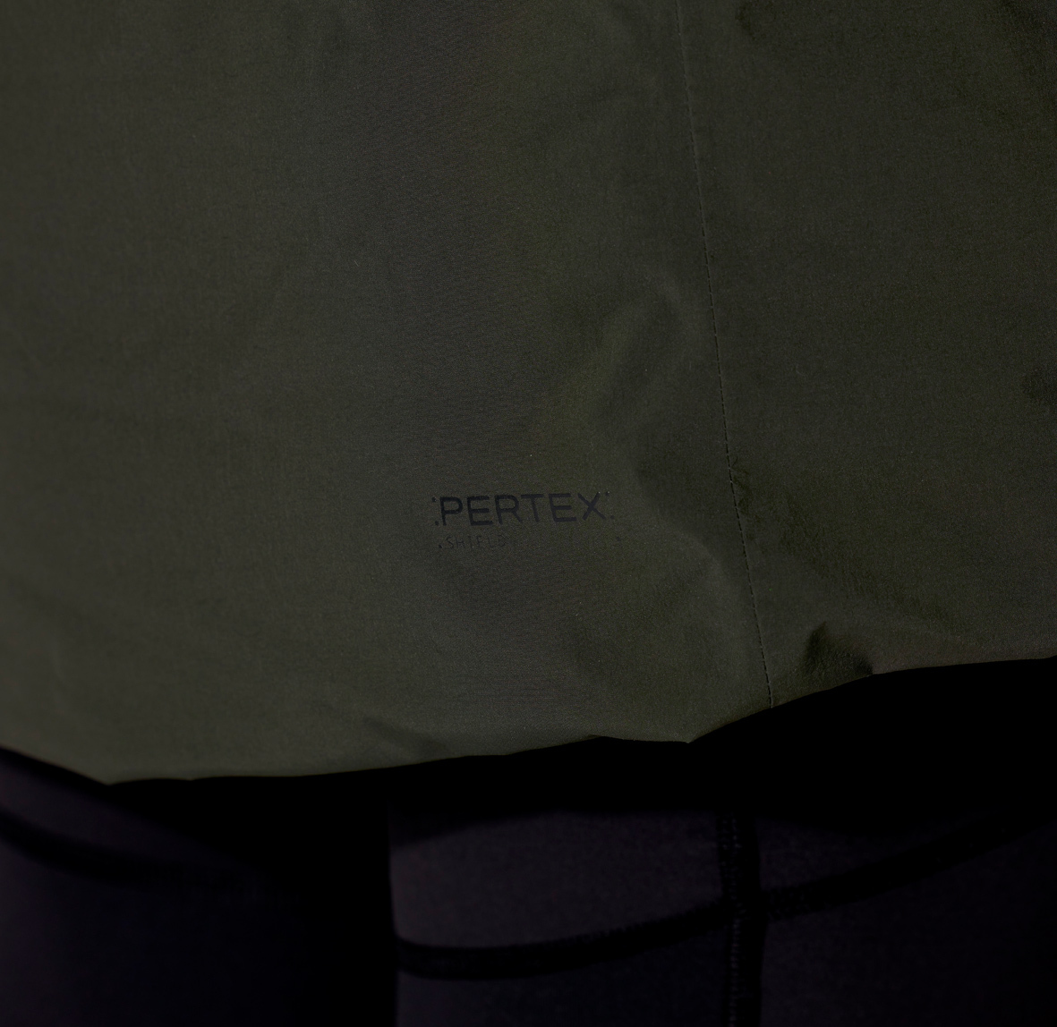 Womens_Valiance_Parka_DarkArmy_QDC_06_DAY_model_36