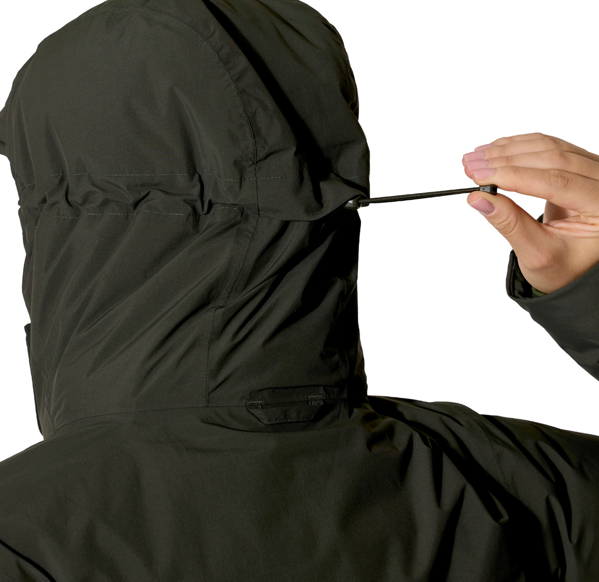 Womens_Valiance_Parka_DarkArmy_QDC_06_DAY_model_44