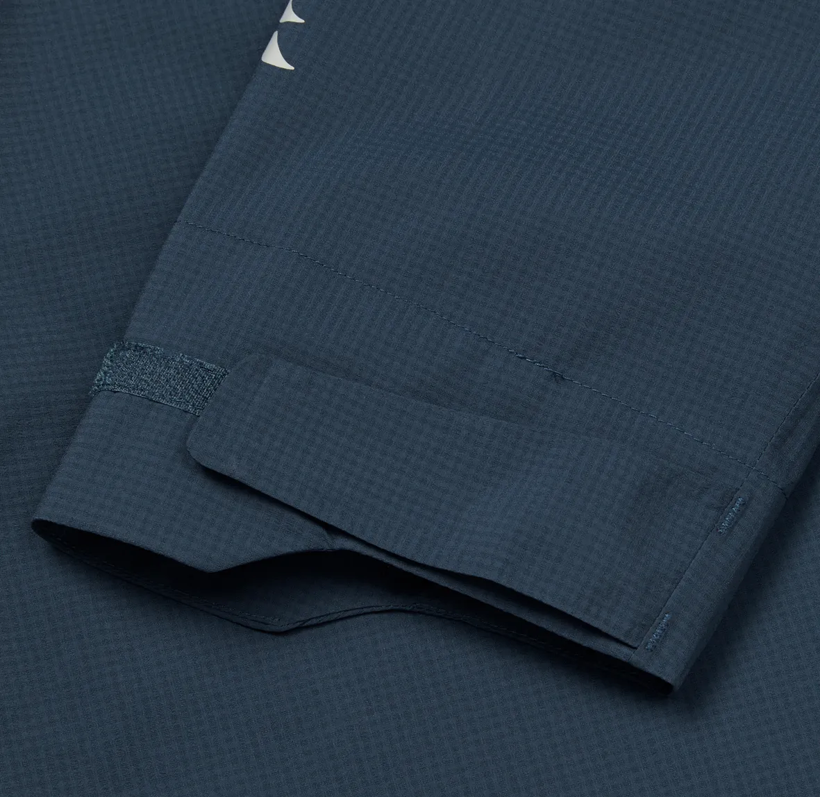 Downpour_Light_Jacket_TempestBlue_QWG_90_TMB_Detail_03