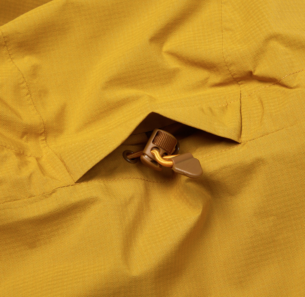 Womens_Downpour_Light_Jacket_Sahara_QWG_91_SAH_Detail_01