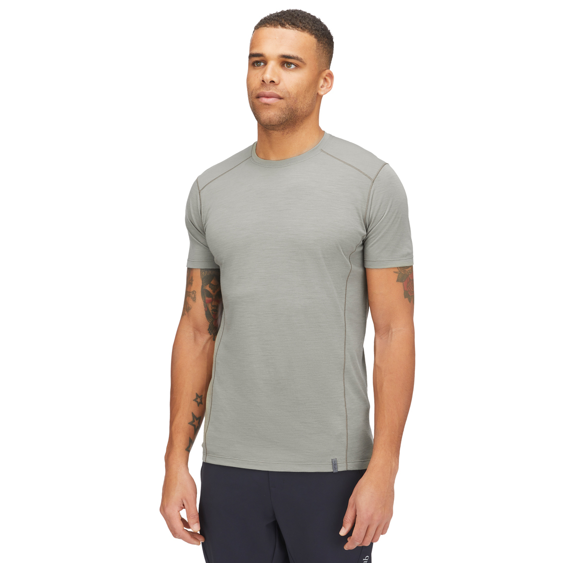 Syncrino_Base_Tee_Stone_QBL_30_STN_Model_Angle