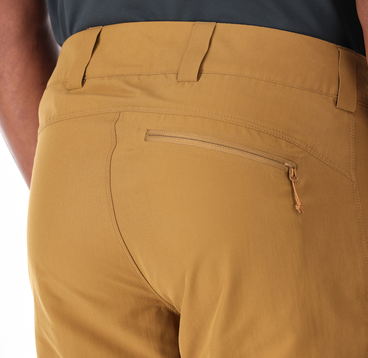 Incline_Light_Pants_Cumin_QFV_05_CMN_DETAIL1_on_model