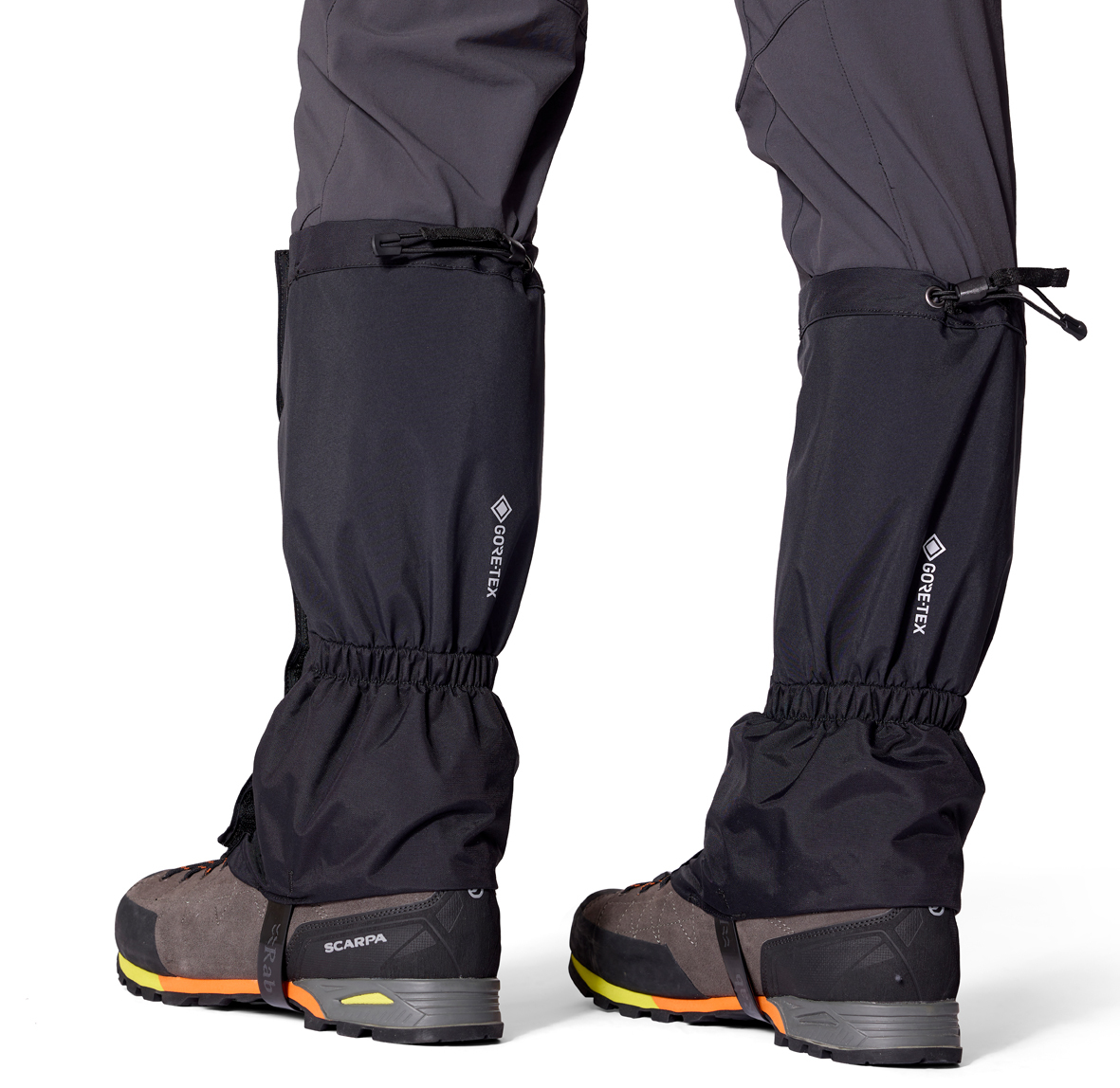 Kangri_GTX_Gaiter_Black_QAJ_42_BLK_model_back2