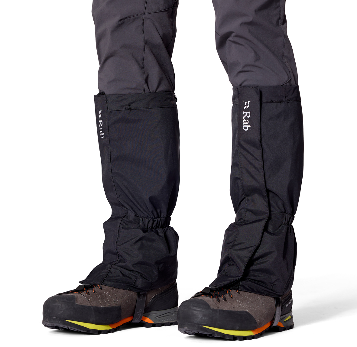 Kangri_GTX_Gaiter_Black_QAJ_42_BLK _model_front