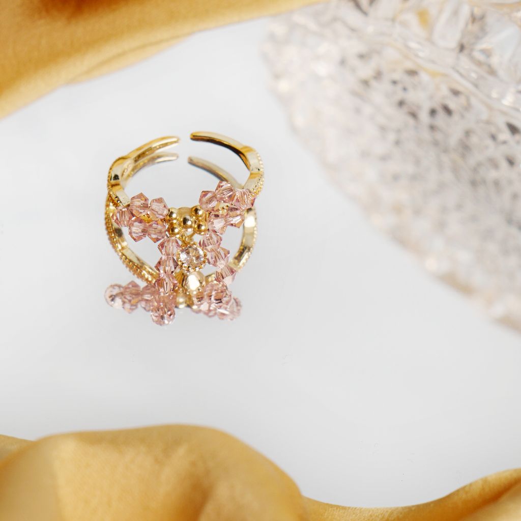 Regalia Bow Ring in Juliette