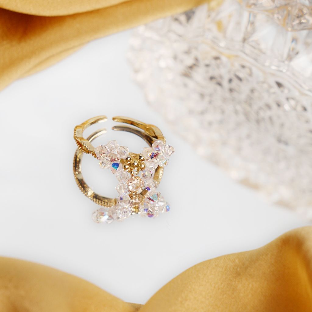 Regalia Bow Ring in Elysian