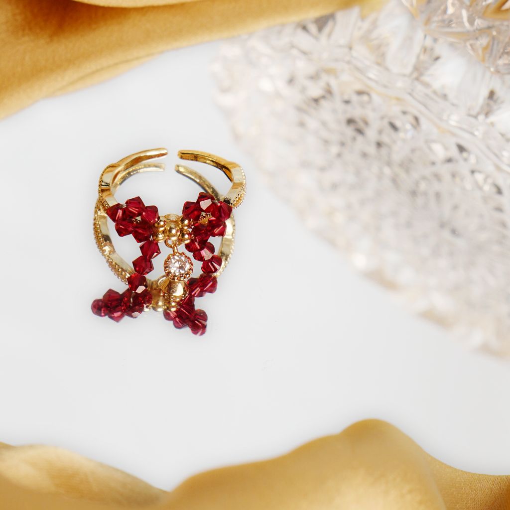 Regalia Bow Ring in Scarlett