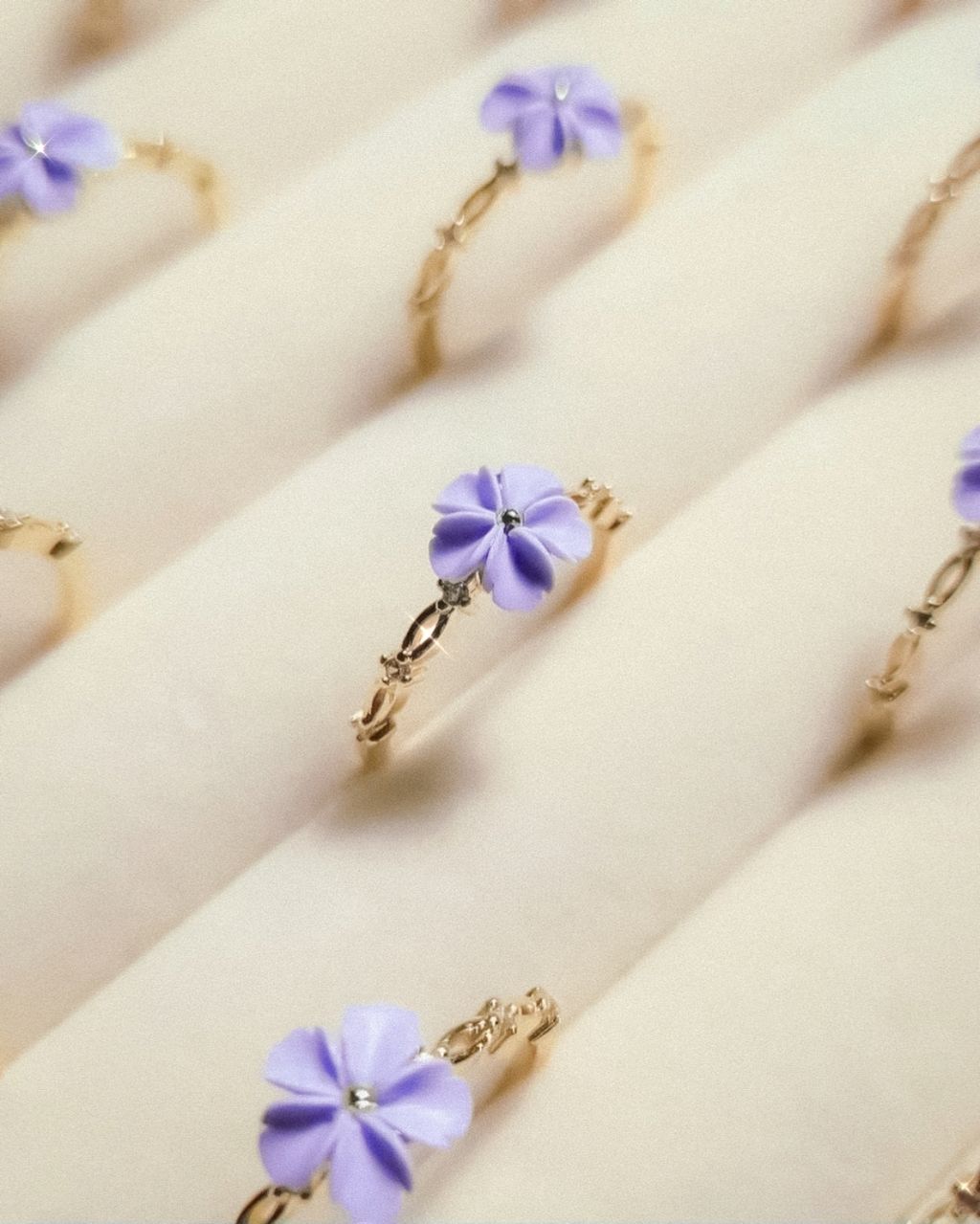 Debunga Ring in Lilac Whisper