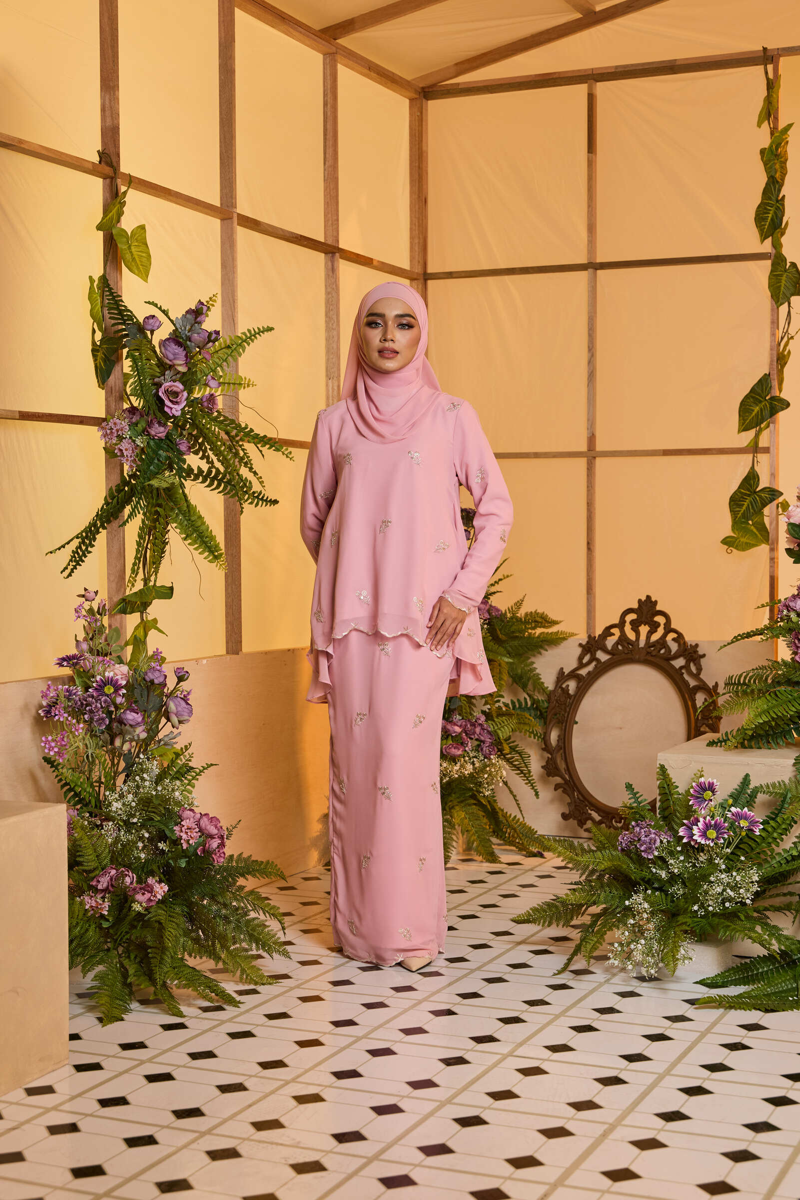 QAAMNIE6261