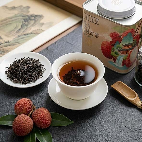 Yuchalang Lychee Black Tea 50g Table