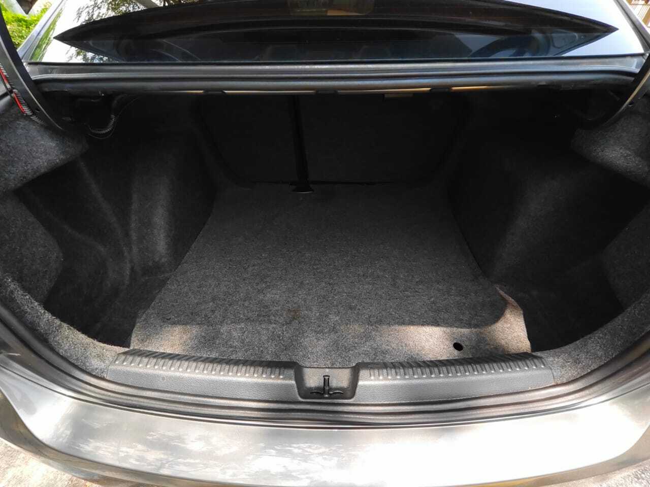Volkswagen Polo 1.6 (A) 2015 Boot